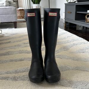 Matte black hunter boots side 7 / 38